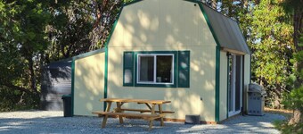 Elk Meadow Hideaway LLC   Minutes away   Worlds apart