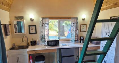 Elk Meadow Hideaway LLC Minutes away Worlds apart