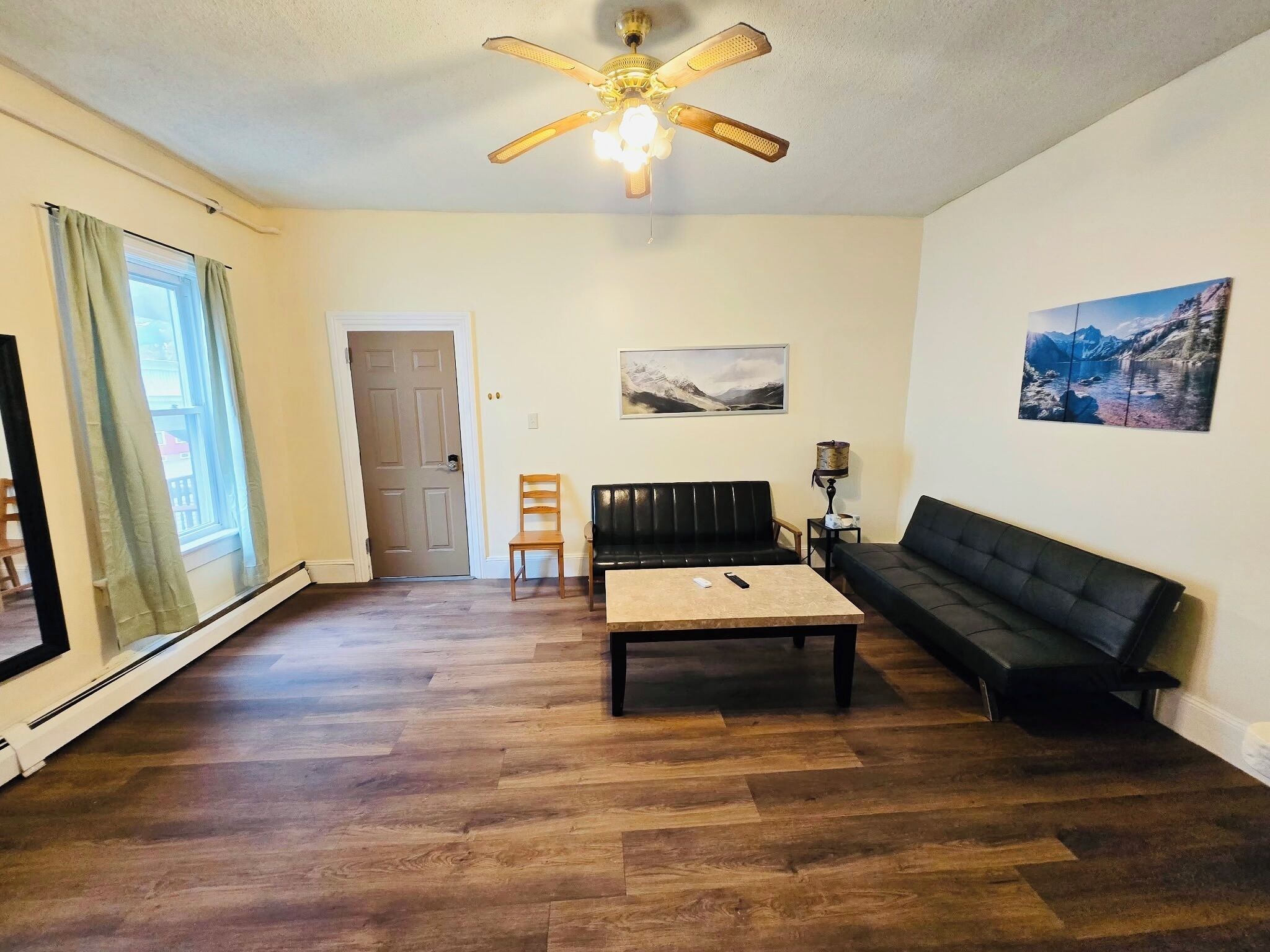 Classic Apartment | Living area | 40-inch Smart TV with digital channels
