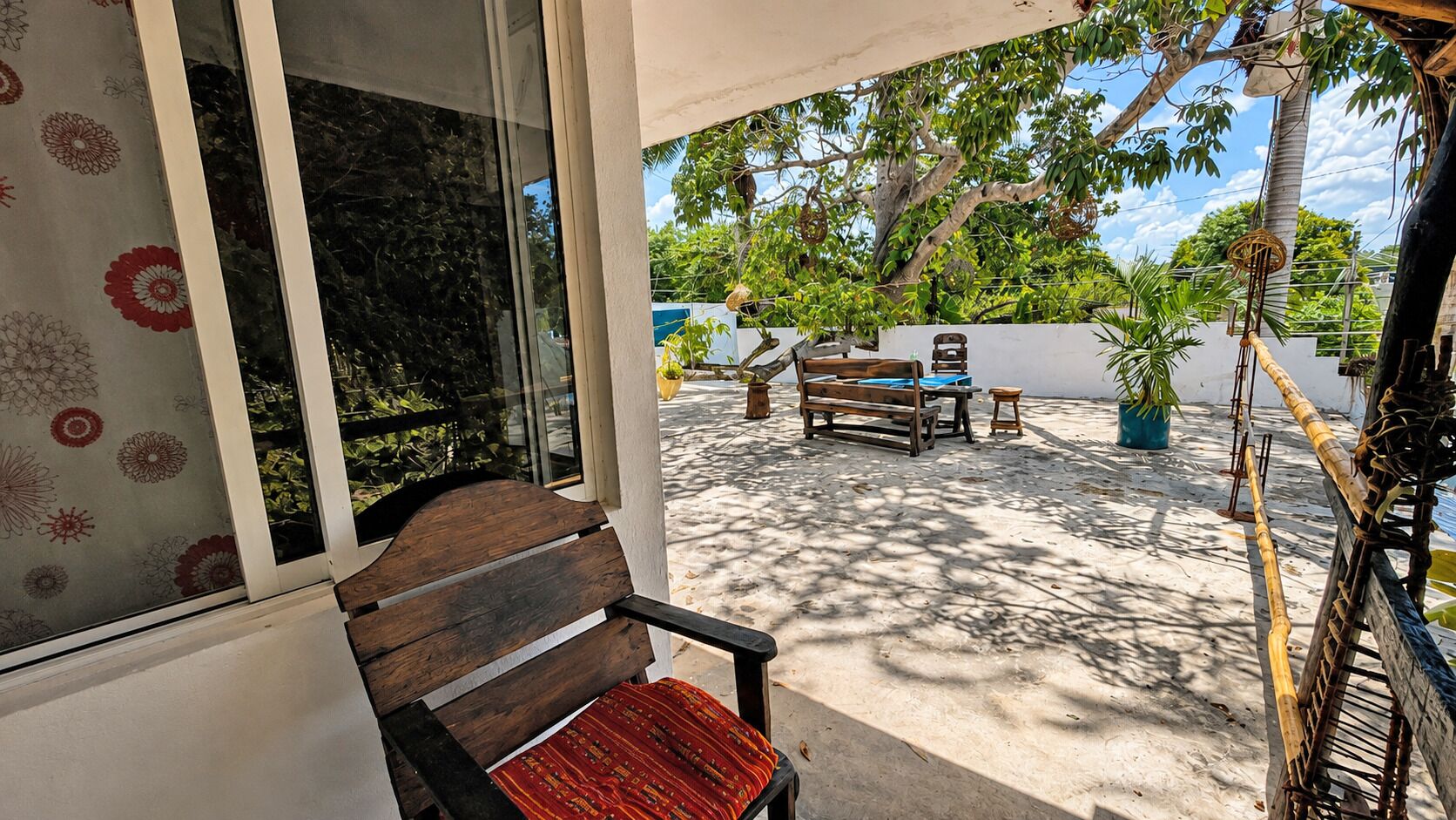 Habitación triple estándar, balcón, vistas al patio | Wifi gratis