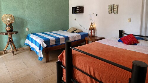 Hostal & Camping El Árbol de la Vida.