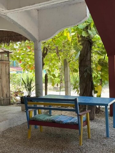 Hostal & Camping El Árbol de la Vida.
