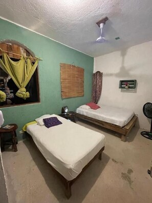 Chambre Triple, patio, vue cour intérieure | Wi-Fi gratuit