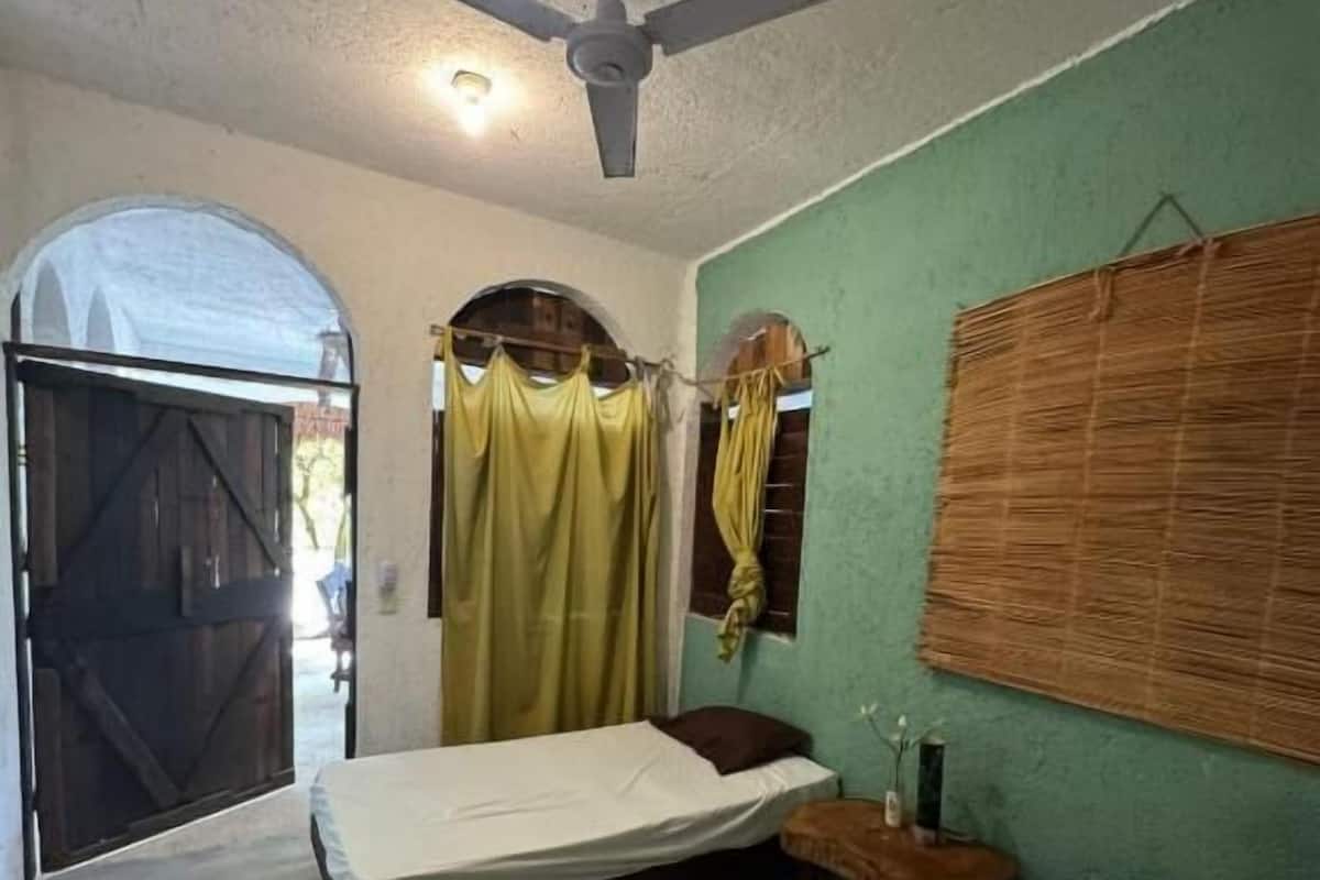 Basic Triple Room, Patio, Courtyard View