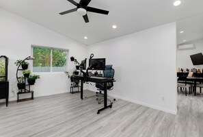 Fitness facility - Luxury 2BR Guesthouse Near SDSU & Mission Trails (San Diego)