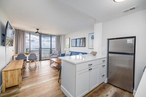 Interior - Direct Oceanfront Condo - King Bed, Curved Balcony Over the Dunes (Myrtle Beach)