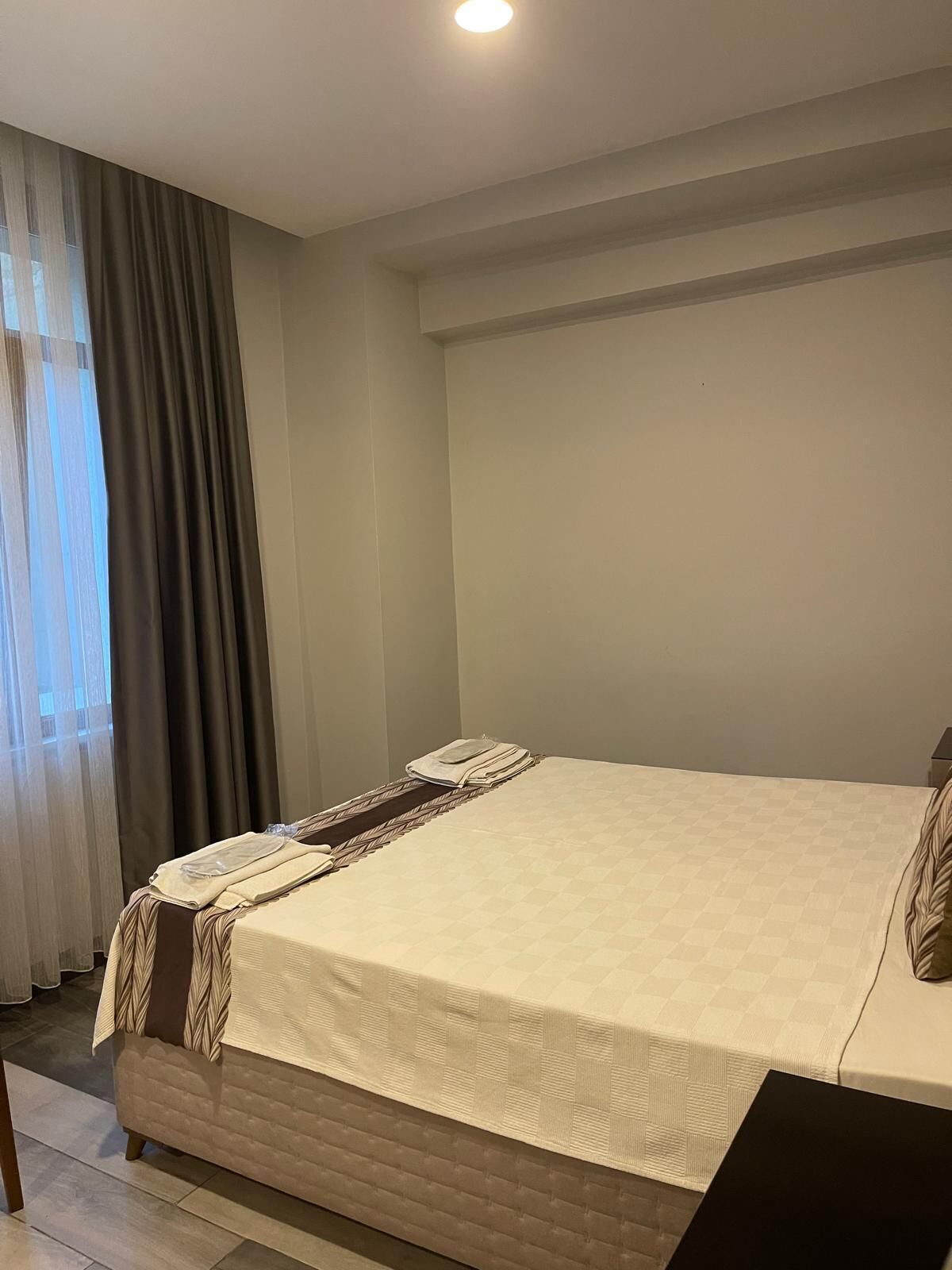 Deluxe Quadruple Room, City View | Wi-fi percuma 