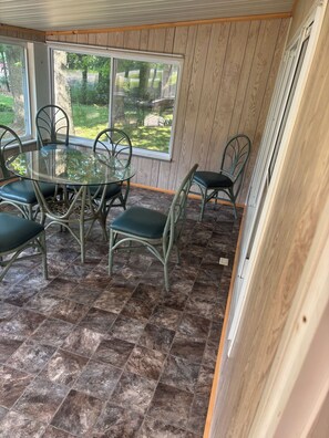Dining - 2-bedroom home in delightful Coldwater with AC (Coldwater)