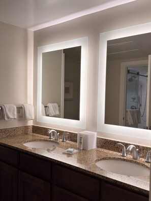 Bathroom - King Villa Resort with Balcony near Orlando’s I-Drive (Orlando)