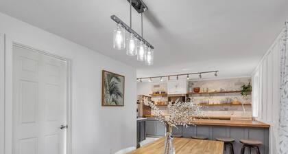 Charming 3-bedroom house in beautiful Barrington with AC
