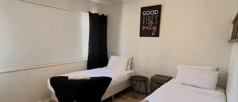 4 bedrooms, iron/ironing board, WiFi (free), bed sheets