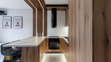 Fridge, oven, stovetop