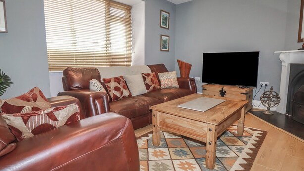 Unclassified image, 1 of 19, button - 1 GRENVILLE ROAD, pet friendly, country holiday cottage in Truro (Truro)