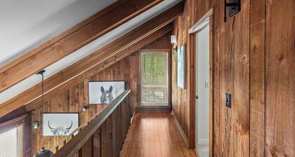 Jackson’s Urban Cabin Escape