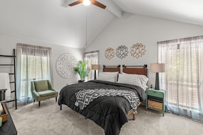 Iron/ironing board, WiFi, bed sheets - Jackson’s Urban Cabin Escape (Jackson)