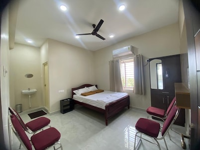 CHOZHA PALACE PREMIUM ROOMS AC
