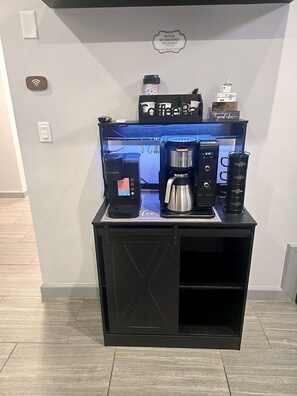 A coffee station with a Keurig machine, a Ninja coffee maker, and coffee mugs. - Sun City Oasis w/Heated Pool & Spa in El Paso (El Paso)