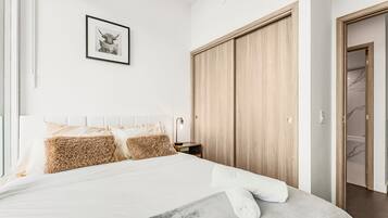 2 bedrooms, iron/ironing board, WiFi, bed sheets