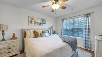 Iron/ironing board, WiFi, bed sheets