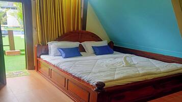 1 dormitorio, tabla de planchar con plancha, wifi y ropa de cama