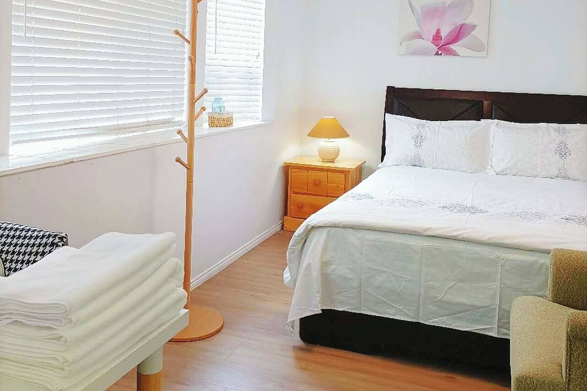 Comfort Double Room, Ocean View | Desk, blackout drapes, soundproofing, iron/ironing board (on request)