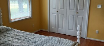 KY LAKE HOME SWEET HOME 3-bedroom, 2 Bath house with AC in charming Aurora