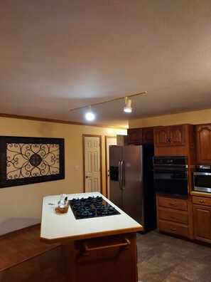 Private kitchen - KY LAKE HOME SWEET HOME 3-bedroom, 2 Bath house with AC in charming Aurora (Benton)