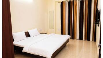 Deluxe Double Room | Soundproofing, WiFi (free)