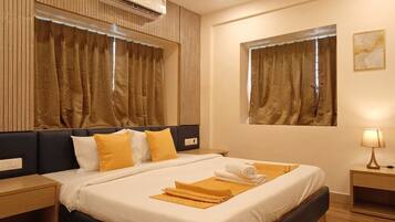 Deluxe Double Room, City View | WiFi (free)