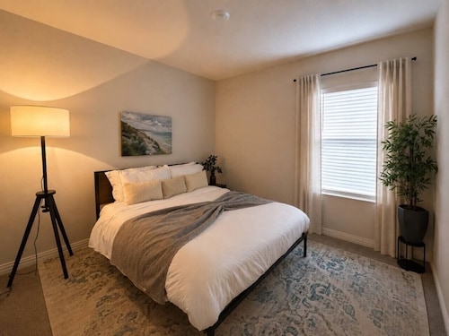 Newly Built Extended Stay By Lake | Patio, Grill