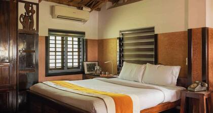 Sukumara Homestay Unique Eco Luxury Mud and Bamboo Beachfront Villa