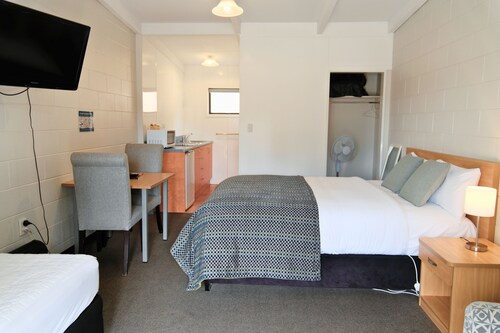 Ata Studios at Sundale Holiday Park
