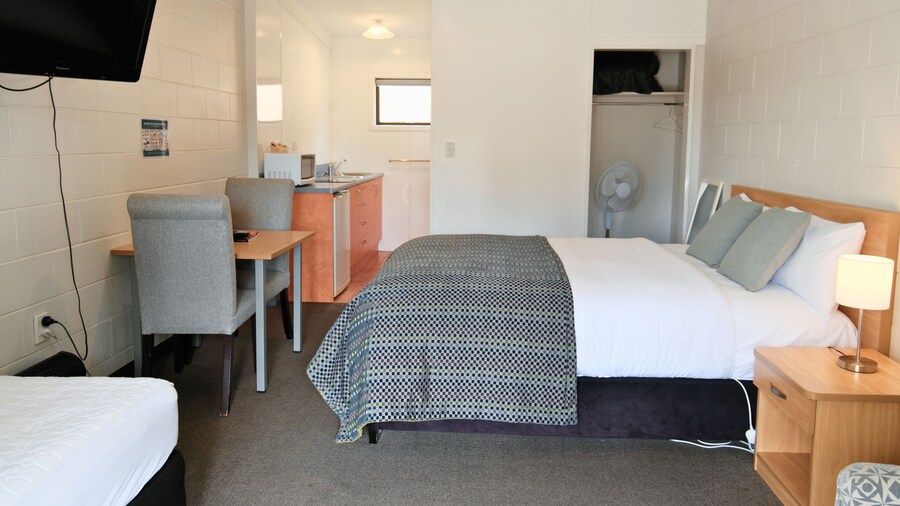 Ata Studios at Sundale Holiday Park