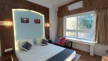 Superior Double Room, River View | WiFi (free)