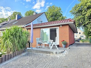 Outdoor dining - Vrbo Property (Groß Stieten)