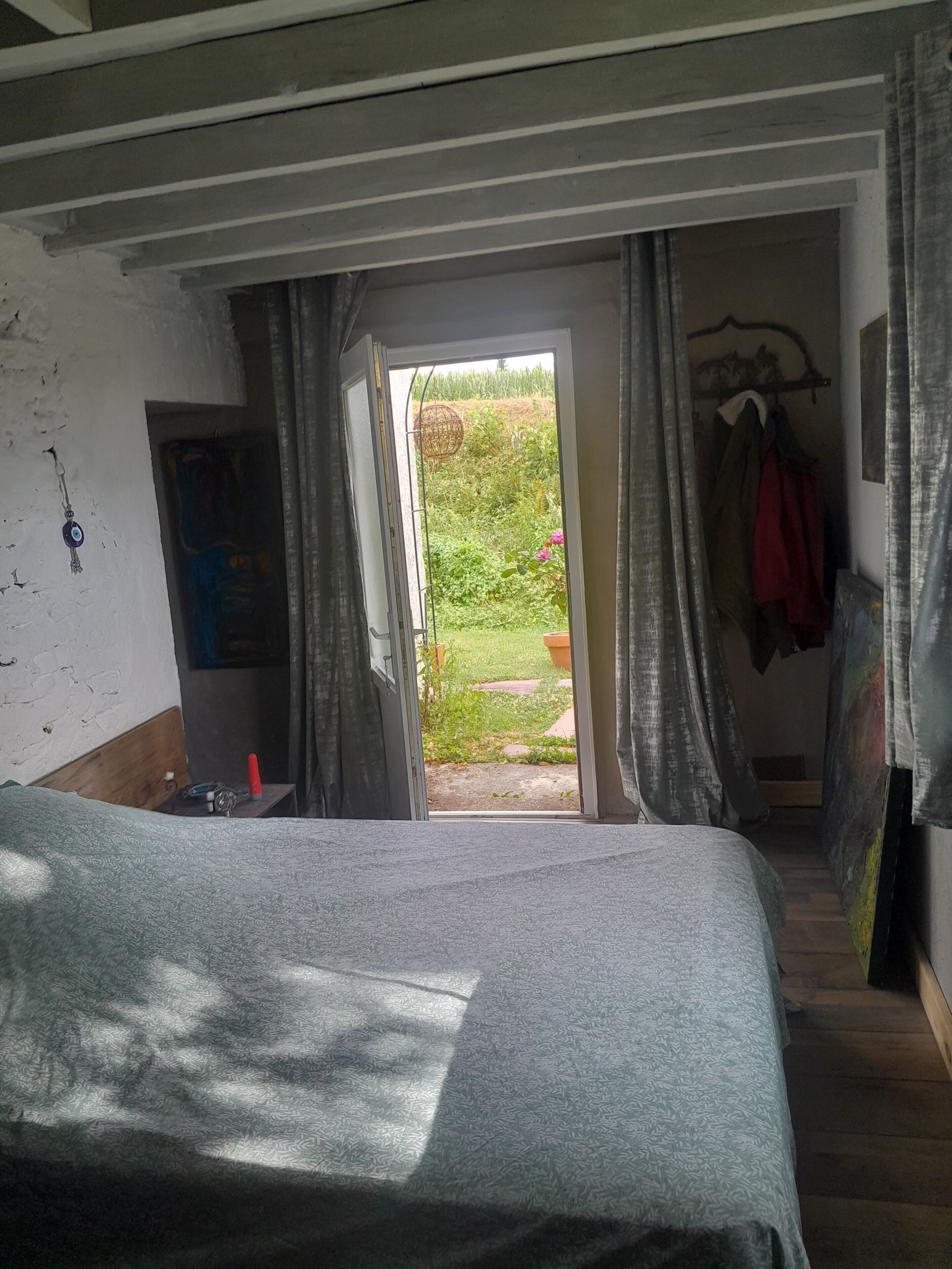 1 chambre, fer et planche à repasser, Wi-Fi, draps fournis