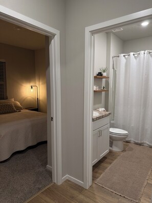 WiFi, bed sheets - Hearth & Home by Bree (Spokane Valley)