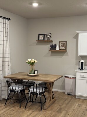 Dining - Hearth & Home by Bree (Spokane Valley)