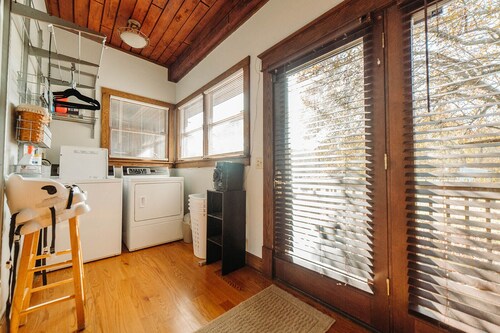 "Liberty Lodge" - Sleeps 24 near the park with huge Game Room, Pool, Hot tub etc