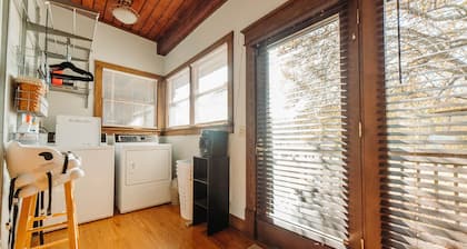 "Liberty Lodge" - Sleeps 24 near the park with huge Game Room, Pool, Hot tub etc