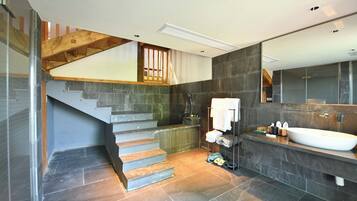 Premier Suite, Balcony, Hill View | Spa
