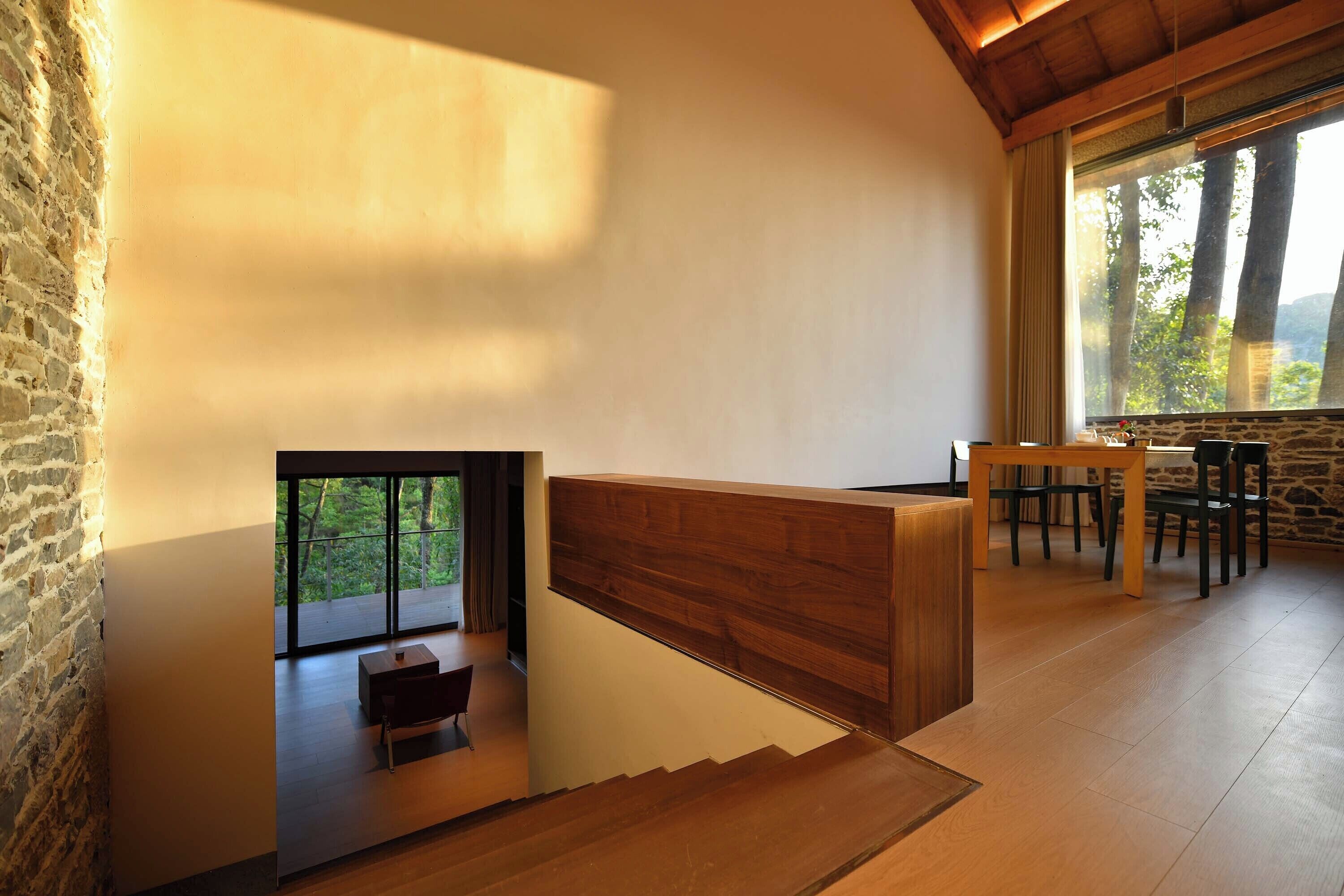 Premium Suite, Balcony, Hill View | Interior