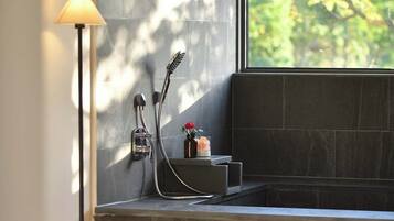 Elite-Doppelzimmer, Balkon, Hügelblick | Innenbereich