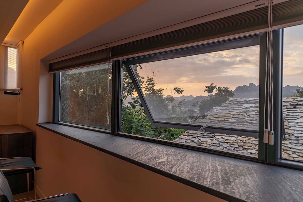 Comfort Duplex, Hill View