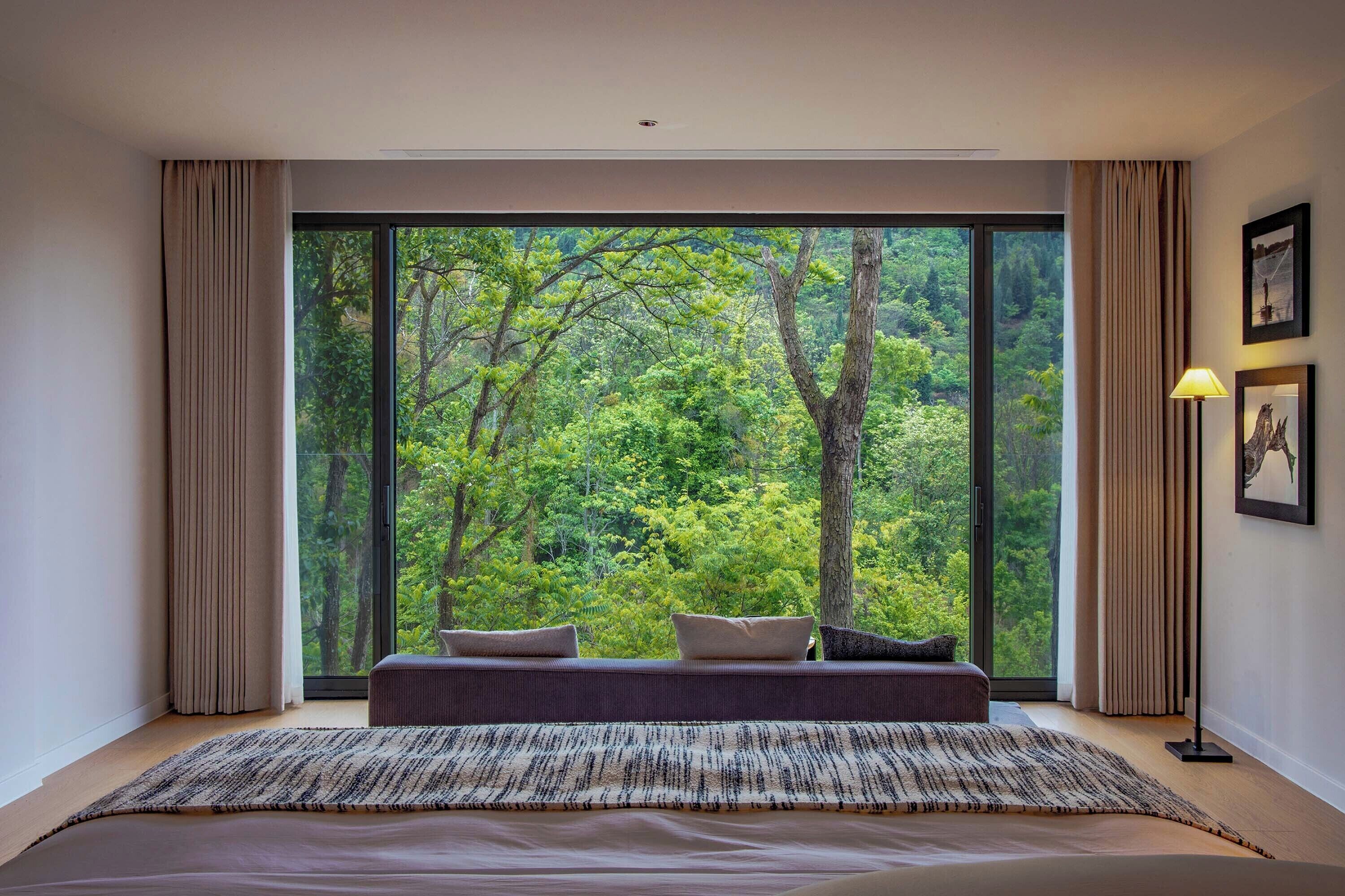 Chambre Double Standard, vue colline | Literie de qualité supérieure, bureau