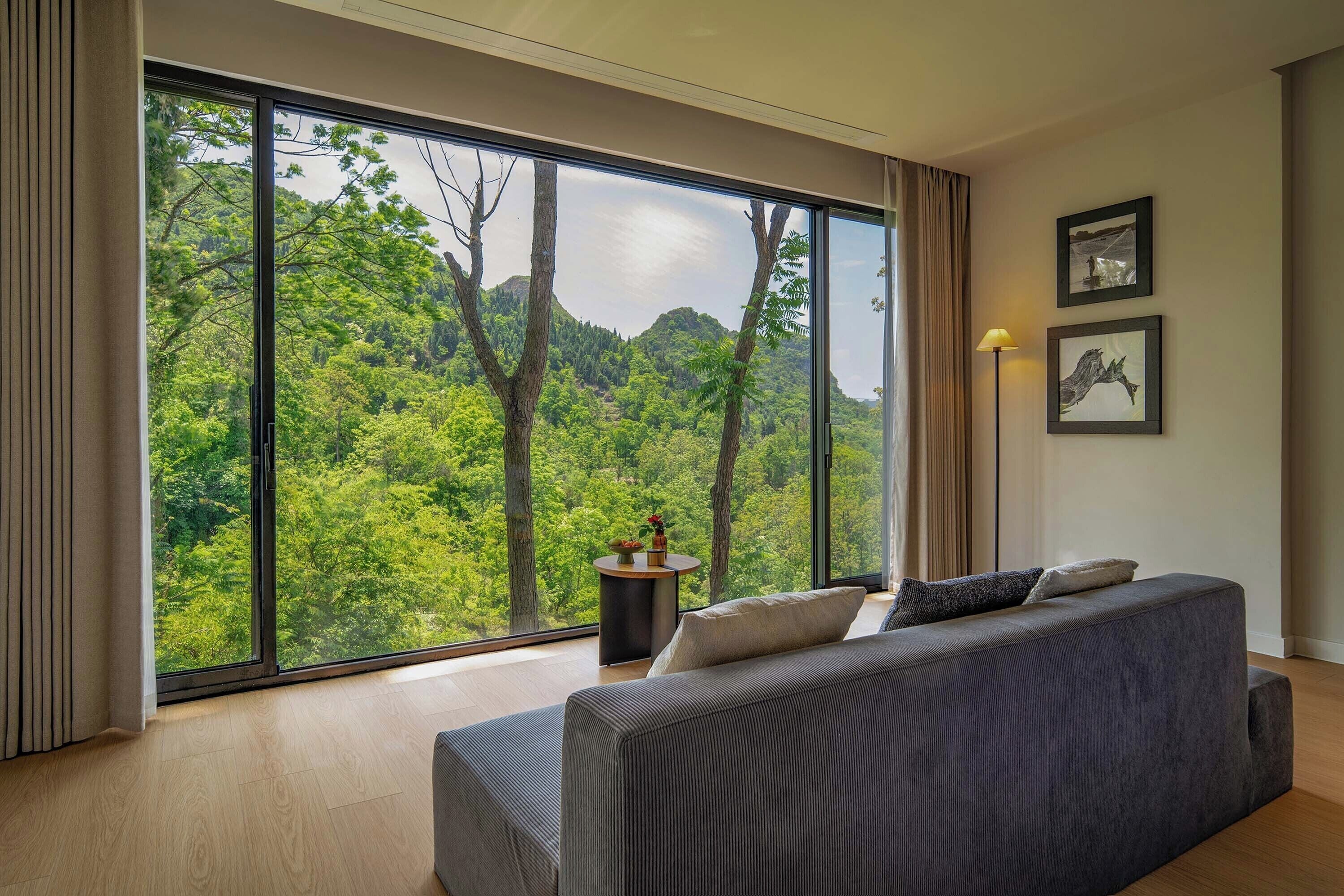 Standard Double Room, Hill View | Interior