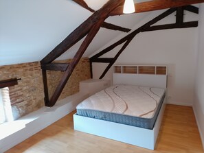 Room - Vrbo Property (Puy-l'Évêque)
