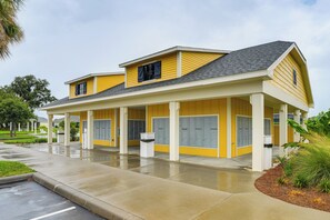 Exterior - Community Pools, Golf & More! Home in The Villages (The Villages)
