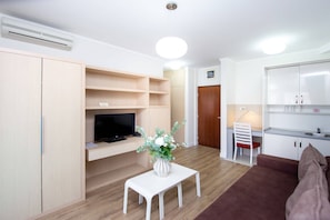 Smart TV - Hotel Princ- Standard Twin Room 203 (Budva)