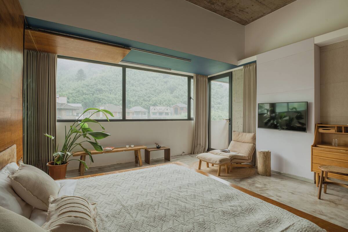 Basic Double Room, Balcony, Hill View
